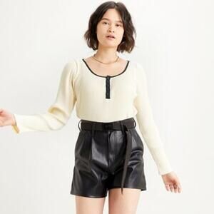 Levi’s High Rise Faux Leather Shorts Black Size 25